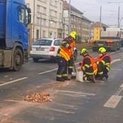 Provoz v Plzni komplikuje rozsypaná suť