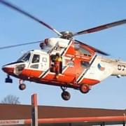Stánkař dronem ohrozil vrtulník LZS transportující těžce zraněnou ženu