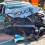 Předjíždějící řidič naboural policejní vůz jedoucí k zásahu